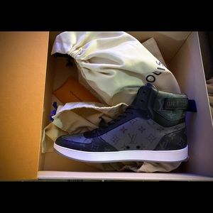 MEN LV MONOGRAM LOUIS VUITTON SNEAKER BOOT RIVOLI